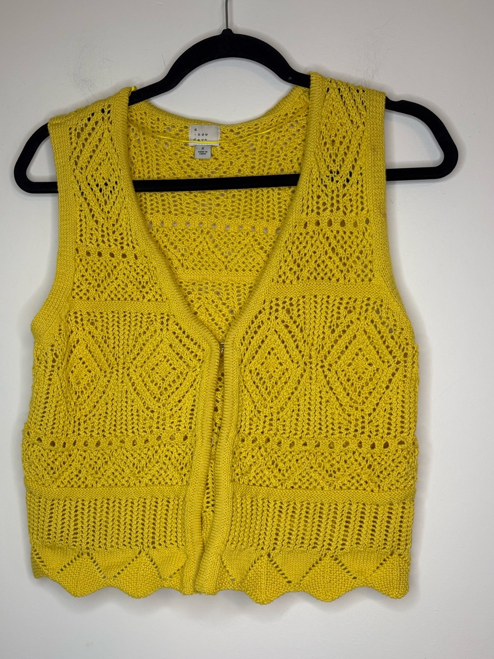 a new day Yellow  Cottagecore Knit Vest Cardigan Size Small